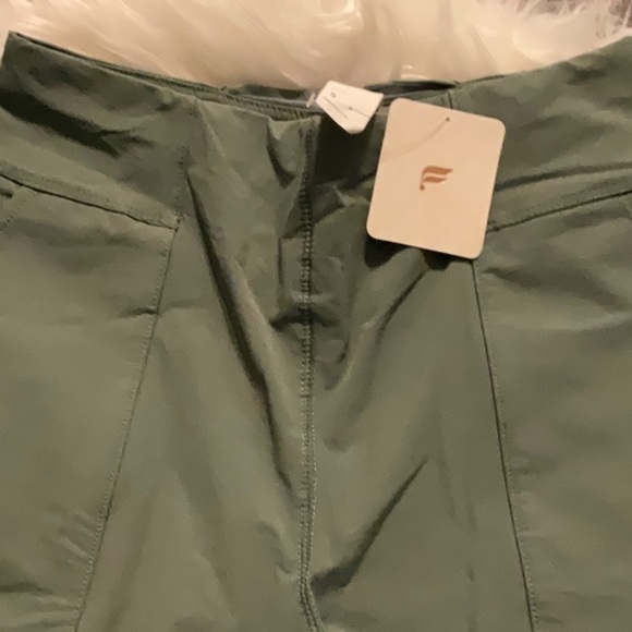 Fabletics Green Cargo Pants Durable Utility Design - Picture 5 of 9